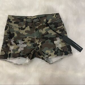 Contraband NWT Camo Distressed Shorts (8)